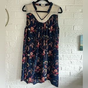 So sweet Umgee flowey floral and lace table dress